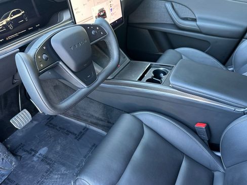 Used 2022 Tesla Model X Plaid image 11