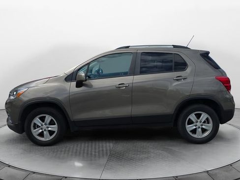 Used 2022 Chevrolet Trax LT w/ Driver Confidence Package AWD/4WD image 2