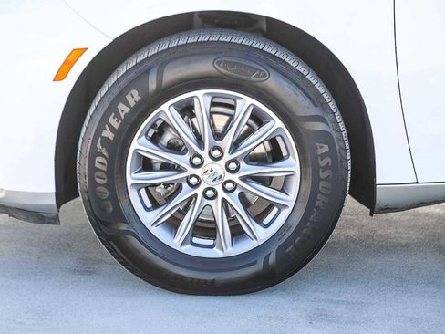 Used 2023 Buick Enclave Essence image 10