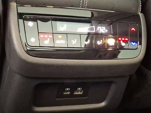 Certified 2025 INFINITI QX60 Luxe image 16