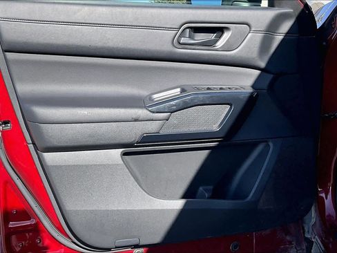 Used 2025 Nissan Pathfinder SV image 23