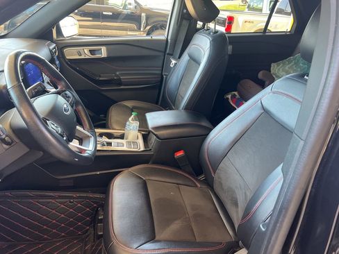 Used 2023 Ford Explorer ST-Line w/ Class IV Trailer Tow Package image 16