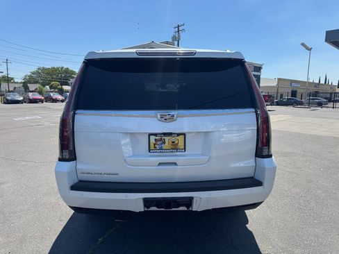 Used 2019 Cadillac Escalade ESV Luxury RWD image 6