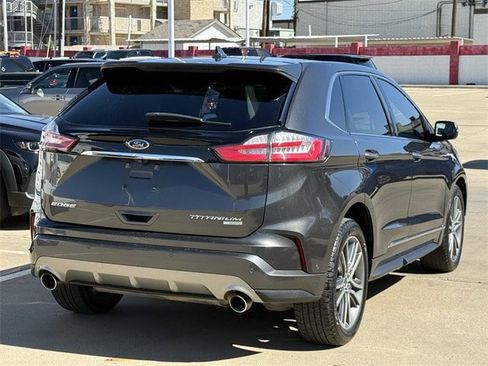 Used 2019 Ford Edge Titanium w/ Equipment Group 301A image 4