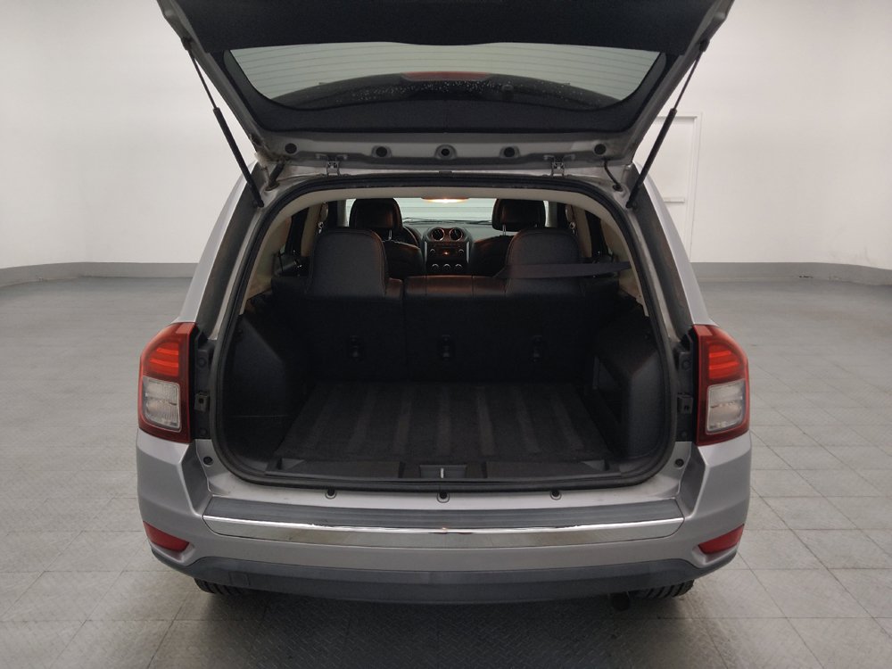 Used 2015 Jeep Compass High Altitude FWD image 29