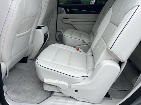 New 2025 Buick Enclave Avenir image 19