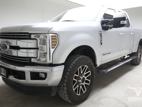 Used 2019 Ford F250 Lariat w/ FX4 Off-Road Package AWD/4WD image 1