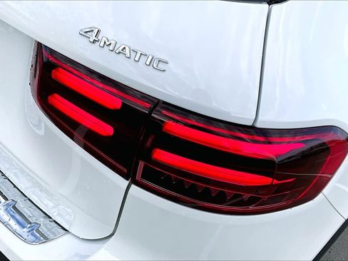 New 2026 Mercedes-Benz GLB 250 4MATIC image 14