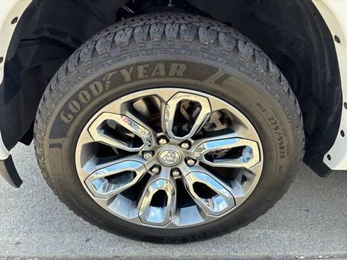 Used 2022 RAM 1500 Laramie w/ Sport Appearance Package AWD/4WD image 17