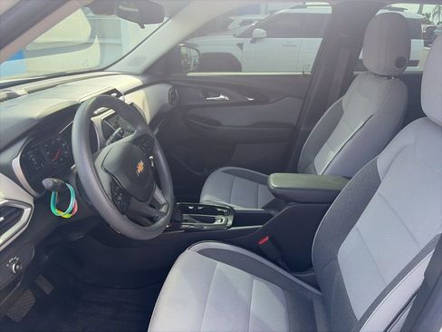 Used 2021 Chevrolet TrailBlazer LS image 12