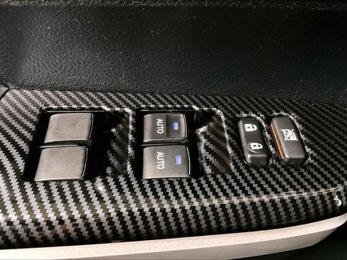 Used 2016 Toyota Tundra Platinum image 32