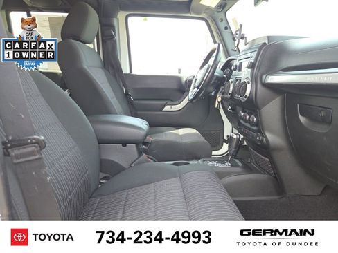 Used 2012 Jeep Wrangler Unlimited Sahara w/ Dual Top Group AWD/4WD image 17
