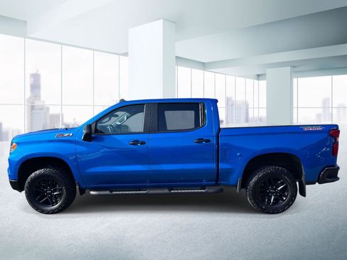 Used 2024 Chevrolet Silverado 1500 LT Trail Boss w/ Convenience Package II AWD/4WD image 2
