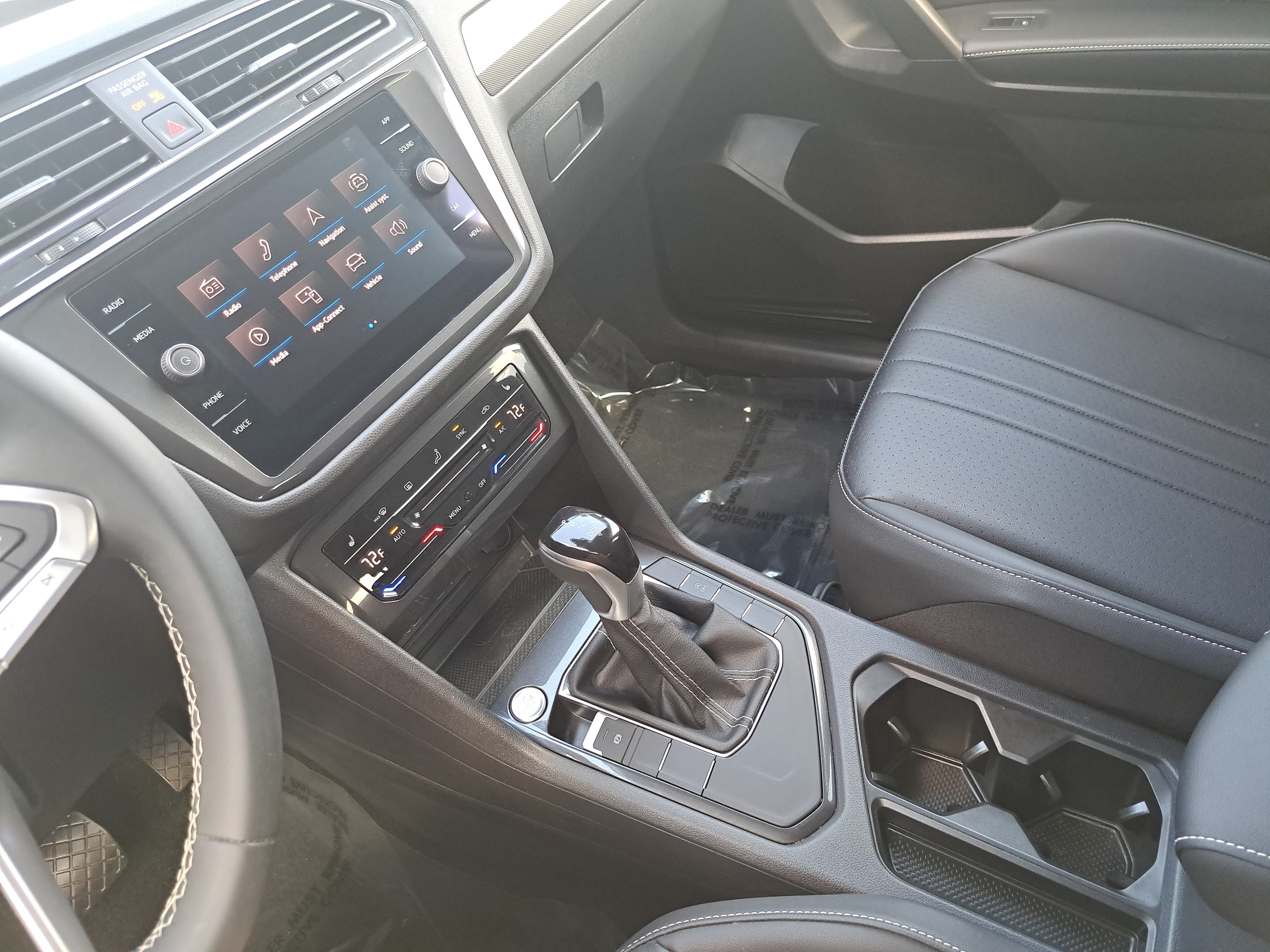 Certified 2023 Volkswagen Tiguan SE FWD image 25