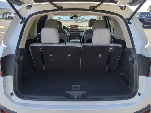 New 2025 Honda Pilot Touring image 27