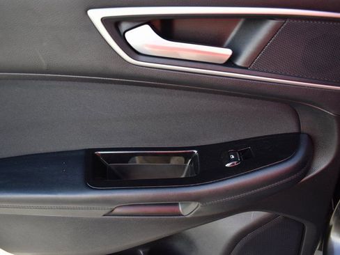 Used 2017 Ford Edge SEL image 13