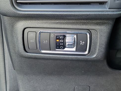 Used 2023 Lincoln Corsair AWD image 23