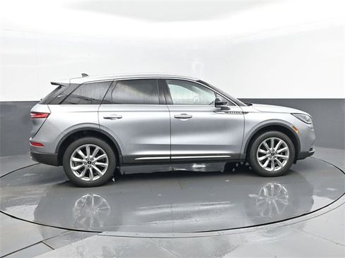 Used 2022 Lincoln Corsair AWD w/ Premium Package image 4