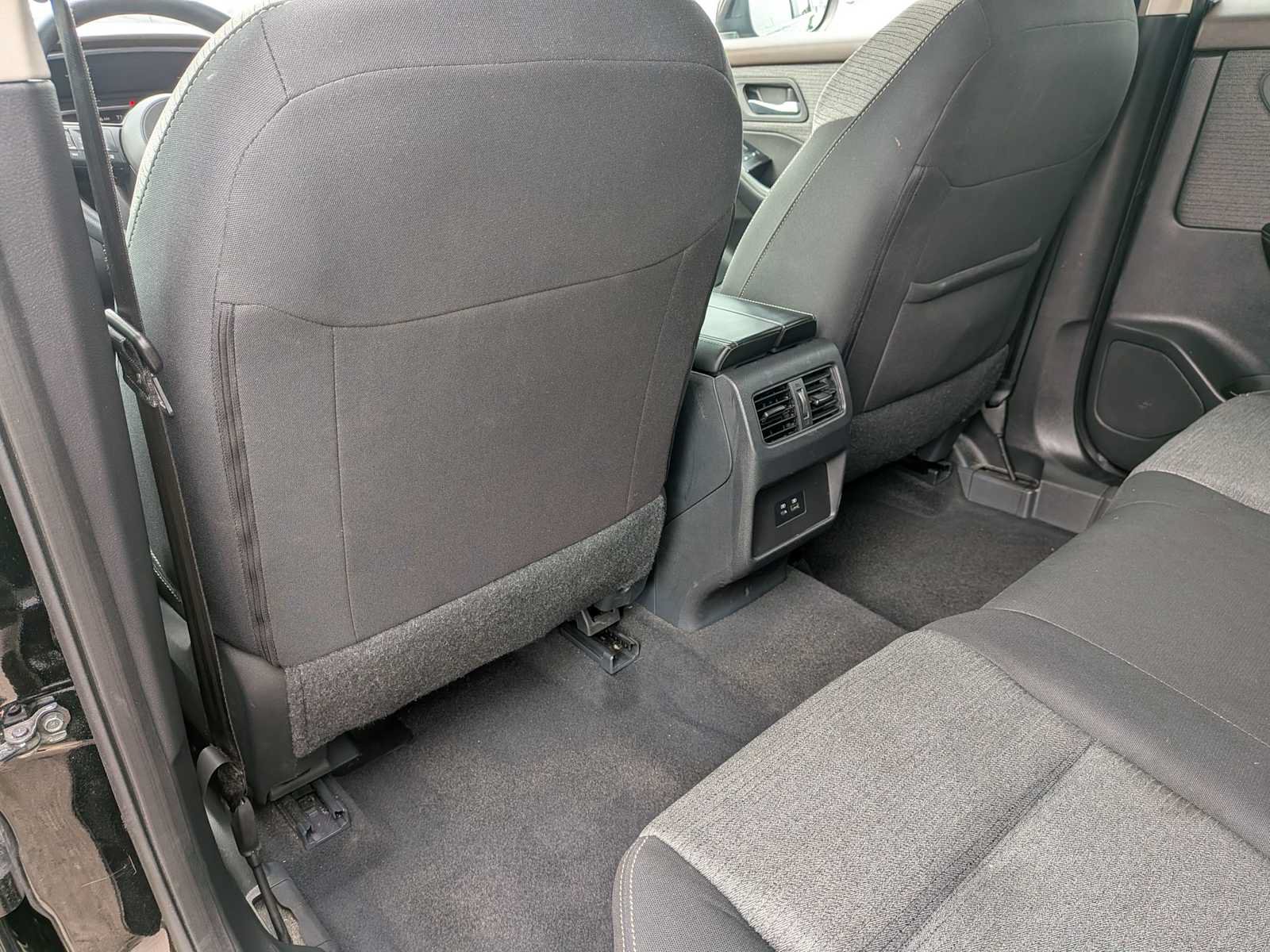 Used 2023 Nissan Rogue SV AWD/4WD image 16