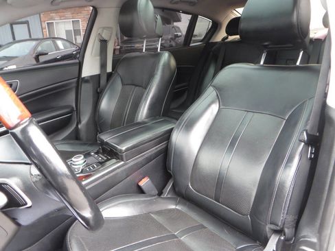 Used 2016 Kia K900 Luxury image 43