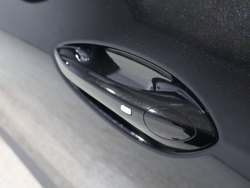 Used 2025 Chevrolet Trax LT w/ LT Convenience Package image 9