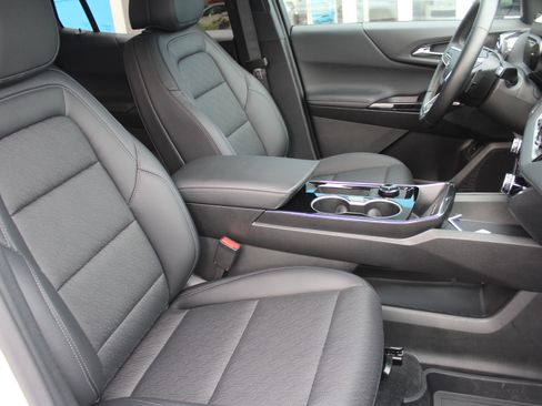 New 2026 Chevrolet Equinox LT w/ Convenience Package II image 15