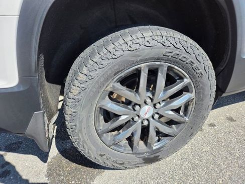 Used 2019 GMC Acadia SLT AWD/4WD image 28