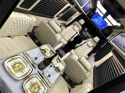 Used 2022 Mercedes-Benz Sprinter 3500 image 32