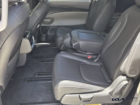 Certified 2026 Kia Carnival FWD image 14