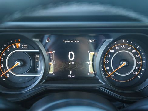 New 2025 Jeep Gladiator Rubicon w/ Convenience Group image 23