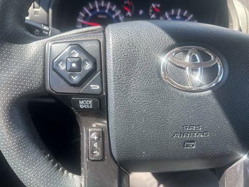 Used 2018 Toyota 4Runner TRD Off-Road Premium image 19