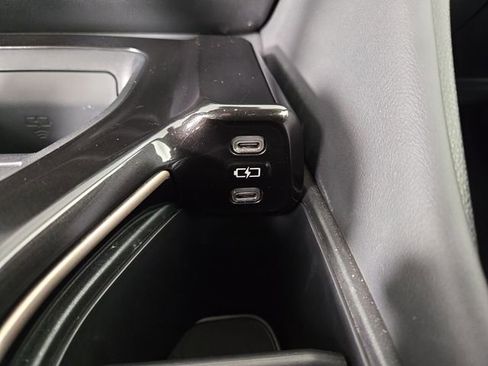 Used 2024 Toyota Crown Limited image 28