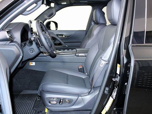 Used 2025 Lexus LX 700h Overtrail w/ Accessory Package (Z1) image 5