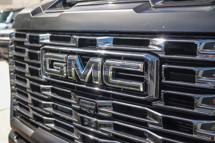 Used 2025 GMC Sierra 2500 Denali Ultimate w/ Max Trailering Package AWD/4WD image 12