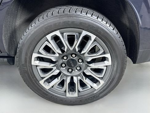 Used 2023 GMC Yukon Denali Ultimate AWD/4WD image 31