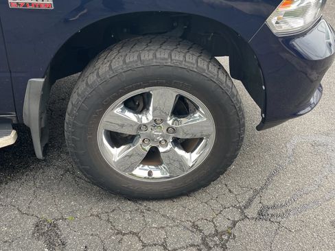 Used 2017 RAM 1500 Express AWD/4WD image 17