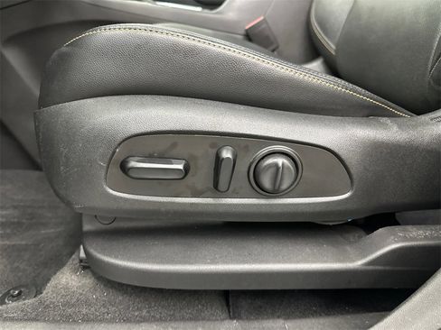 Used 2020 Chevrolet Equinox Premier image 10