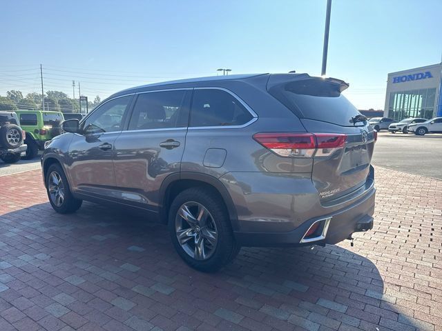 Used 2018 Toyota Highlander Limited Platinum FWD image 7
