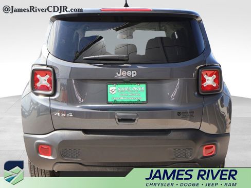 Used 2023 Jeep Renegade Latitude image 4