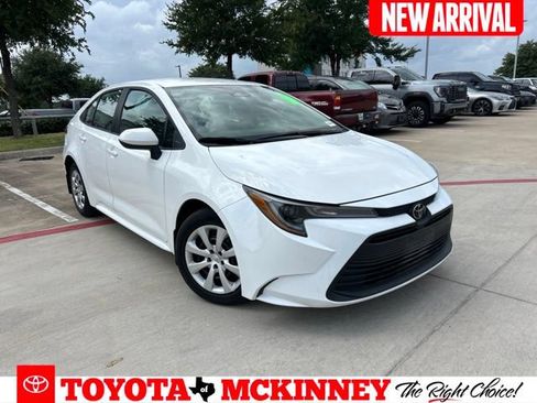 Used 2024 Toyota Corolla LE FWD image 1