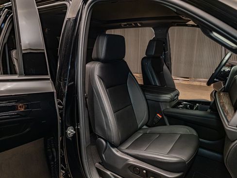 Used 2026 Chevrolet Suburban Z71 w/ Comfort Package AWD/4WD image 28