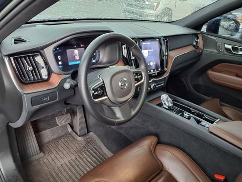 Used 2023 Volvo XC60 B5 Ultimate w/ Protection Package Premier image 18