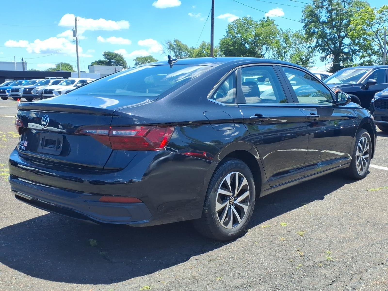 Used 2024 Volkswagen Jetta S FWD image 3