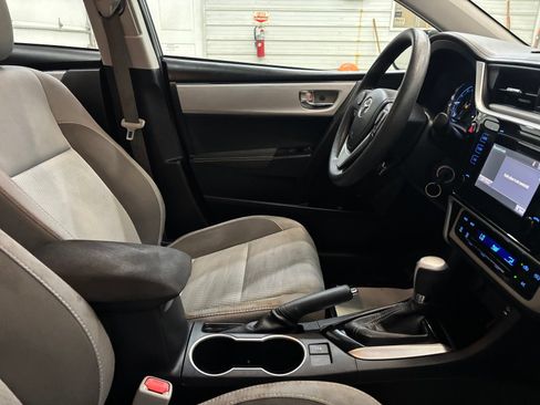 Used 2018 Toyota Corolla LE FWD image 27