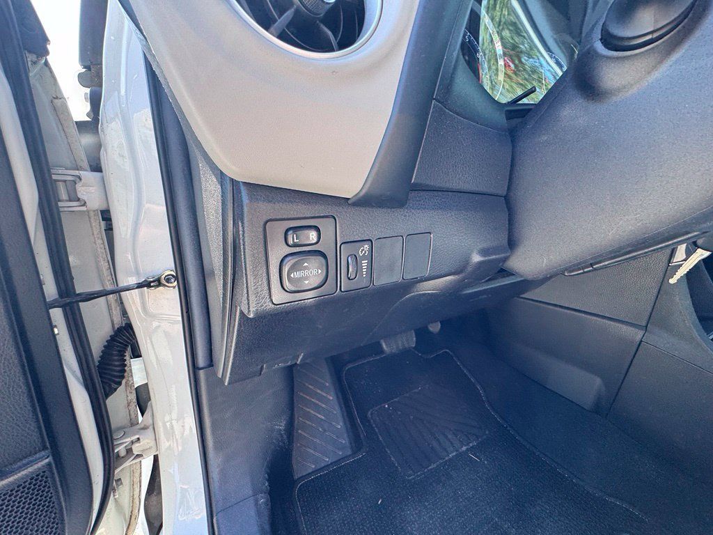 Used 2019 Toyota Corolla LE FWD image 25
