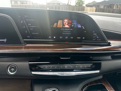 Used 2023 Cadillac Escalade ESV Premium Luxury AWD/4WD image 15