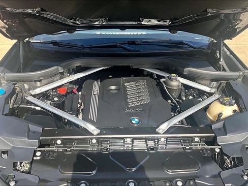 Used 2019 BMW X5 xDrive40i w/ Convenience Package AWD/4WD image 9