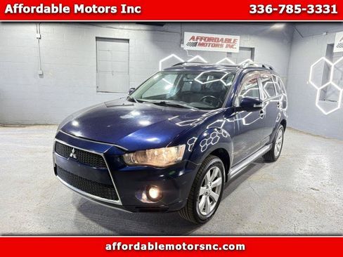 Used 2010 Mitsubishi Outlander XLS AWD/4WD image 1