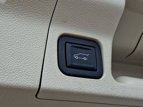 Used 2021 GMC Acadia Denali image 29