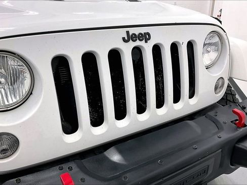 Used 2015 Jeep Wrangler Unlimited Rubicon AWD/4WD image 34